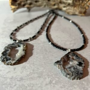 GD23N710 Black Agate Crystal Druzy Geode slice Necklace (1)