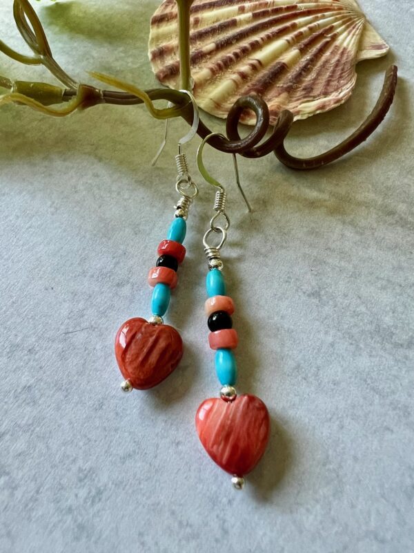 Spiny-Oyster-Heart-Earrings-with-Coral-Heishe-Turquoise-and-Black-Glass-GD24E559